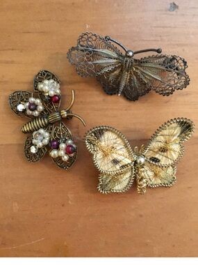 Beautiful Vintage butterfly broaches lot  🦋